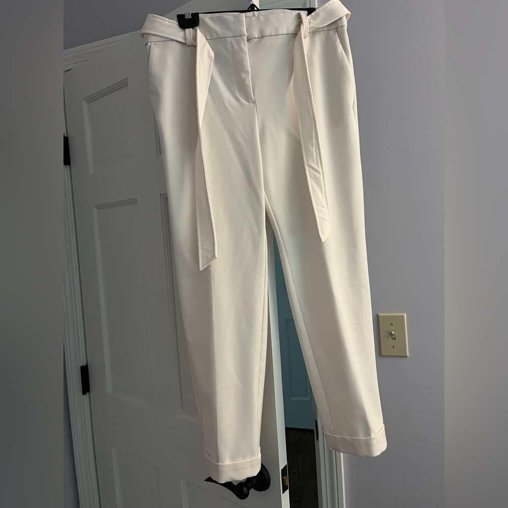 Size 10 Loft cuffed and belted trousers in winter white.